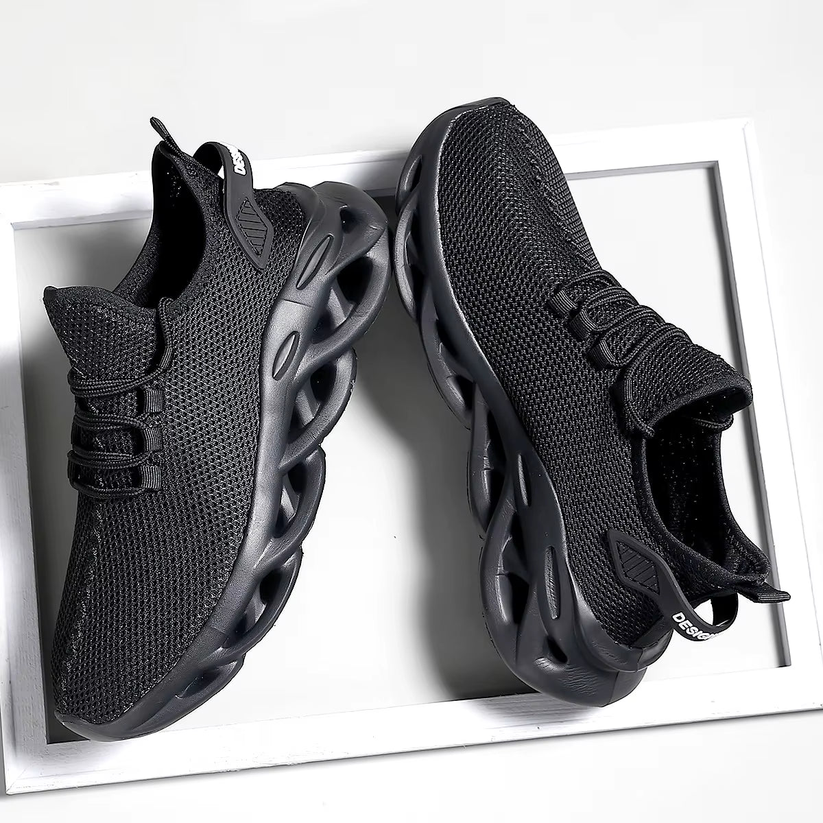 Men's Lightweight Breathable Athletic Sneakers for Outdoor Running and Jogging